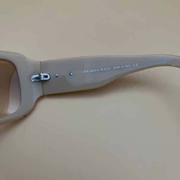 Burberry beige Oversize Gradient Sunglasses - Picture 4 of 5